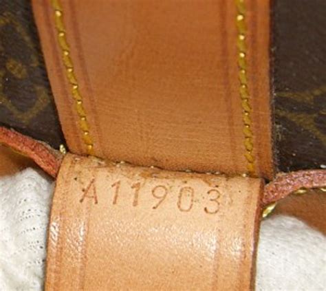 hat jede louis vuitton tasche einen date code|louis vuitton purse serial number lookup.